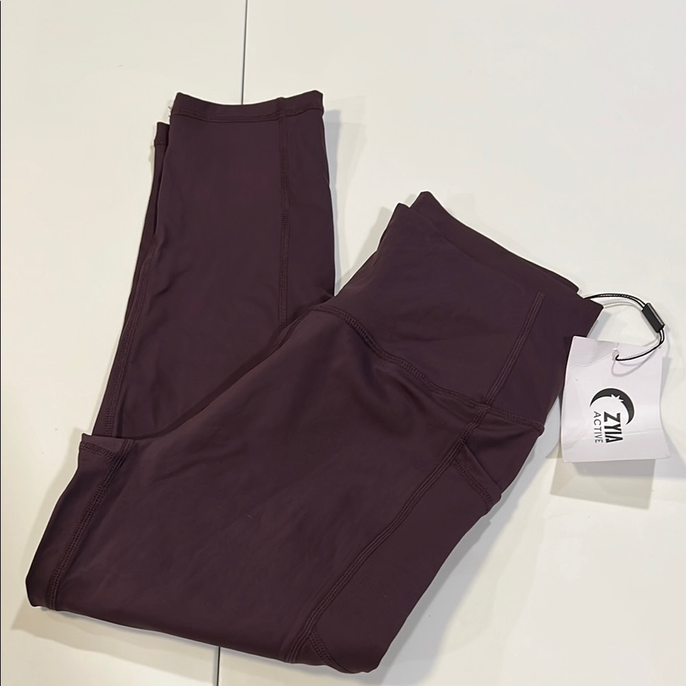ZYIA Wine Pocket Hi-Rise Capri - 6-8, nwt
